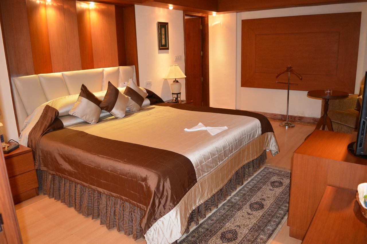 Empires Hotel Paradip Garh Room photo