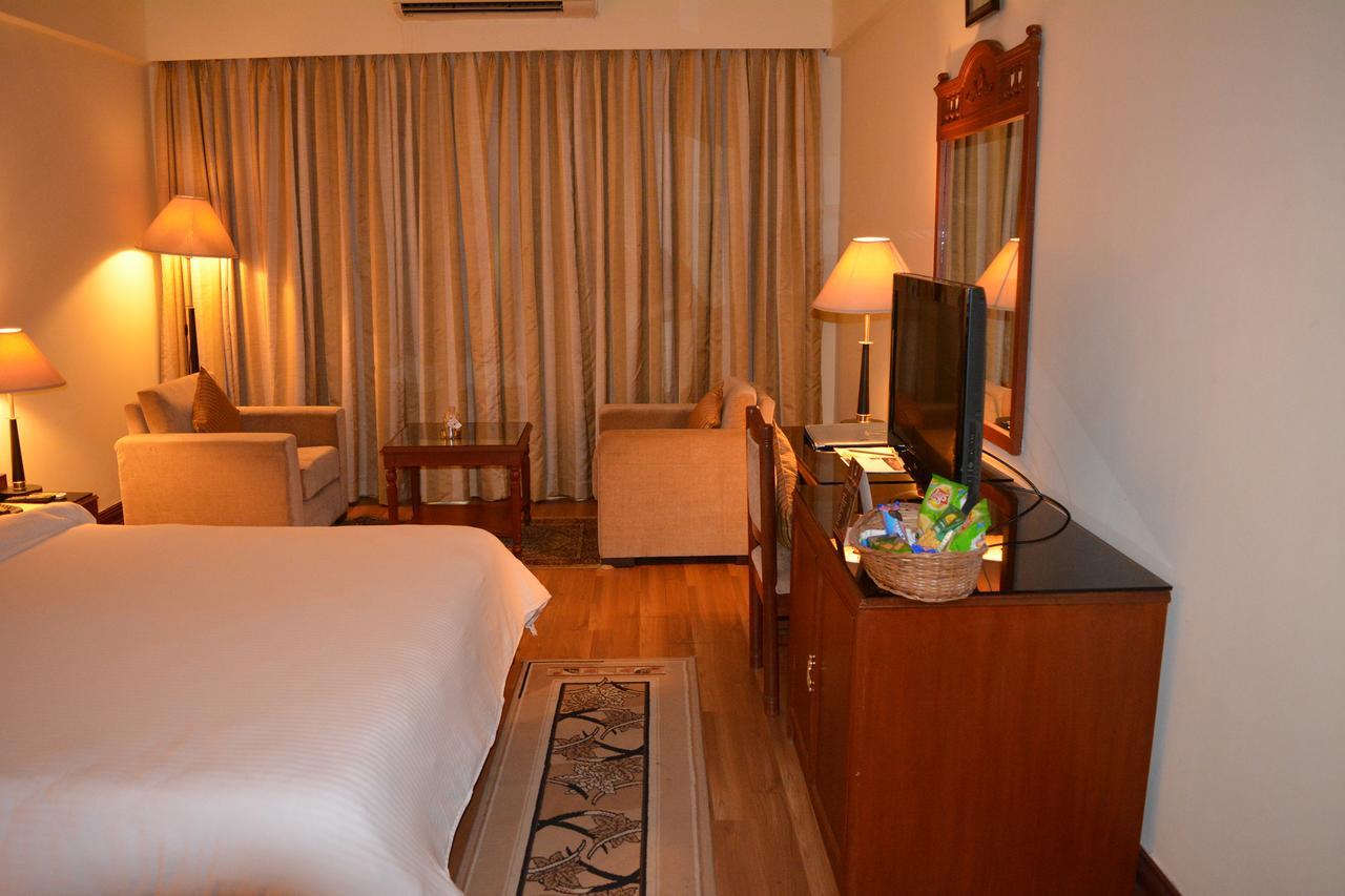 Empires Hotel Paradip Garh Room photo